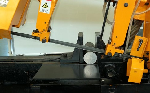 涟源数控带锯床自动送料精度会出现偏差吗？